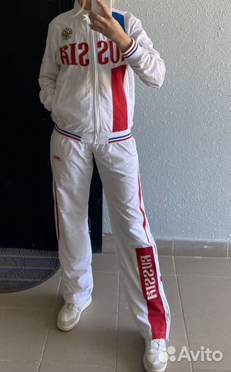 Костюм спортивный