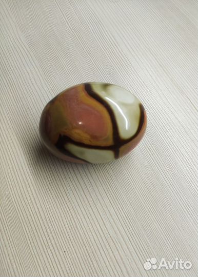 Яшма мукаит