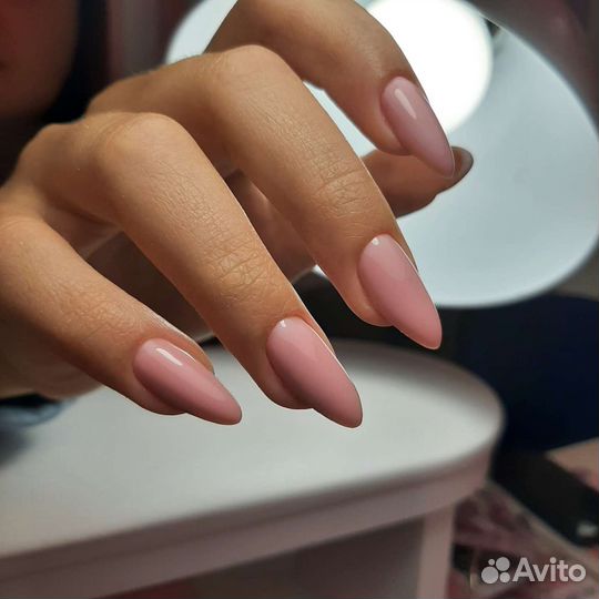 Модель на маникюр с покрытием гель лак бесплатно