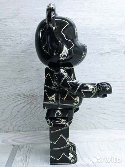 Мишки игрушки Bearbrick Kaws