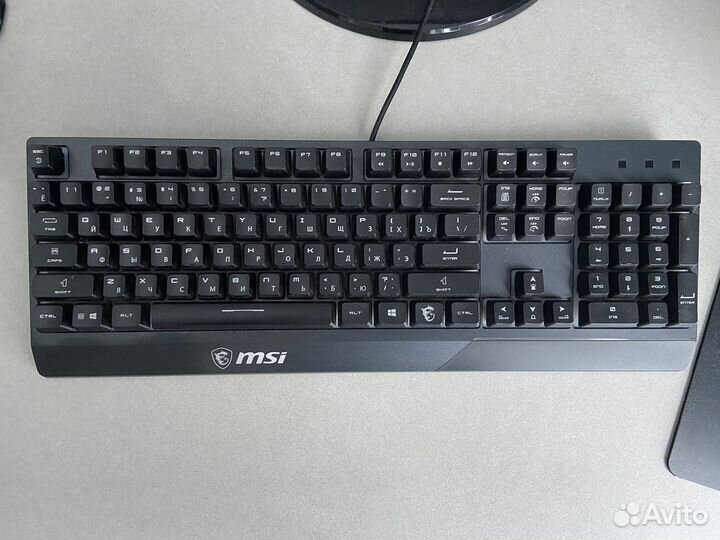 Игровая клавиатура и мышь