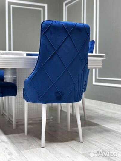 В наличии стол