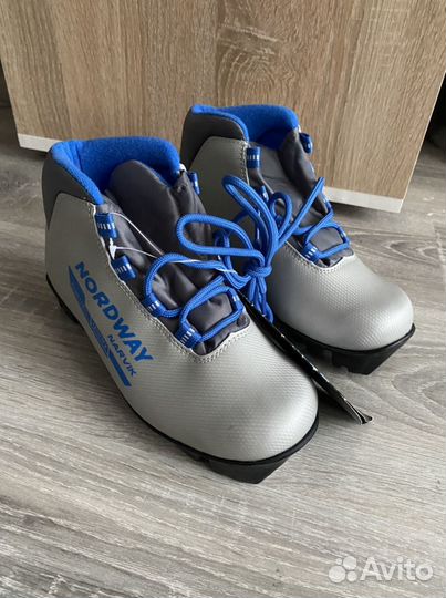 Лыжные ботинки