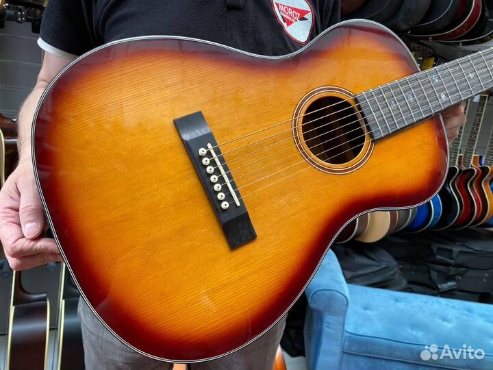 Акустическая гитара семиструнная