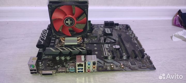 Материнская плата с процессором