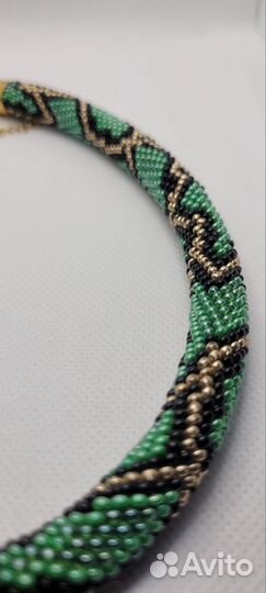 Колье чокер из бисера