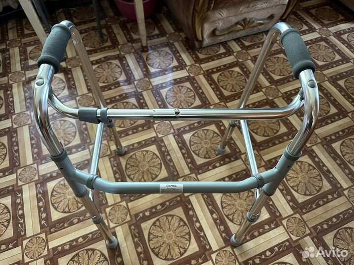 Ходунки для взрослых шагающие