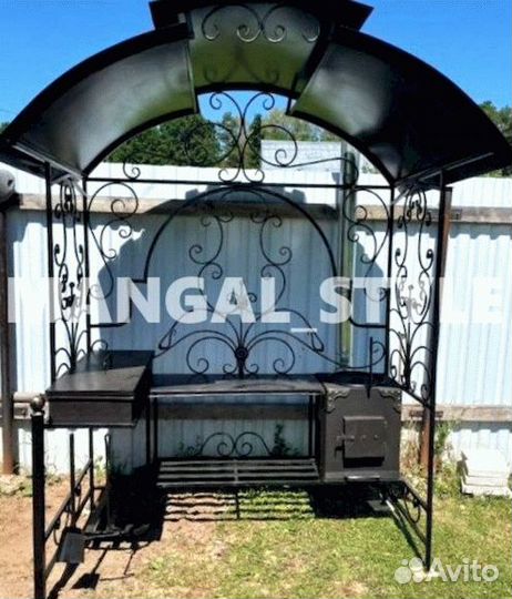 Мангал с крышей