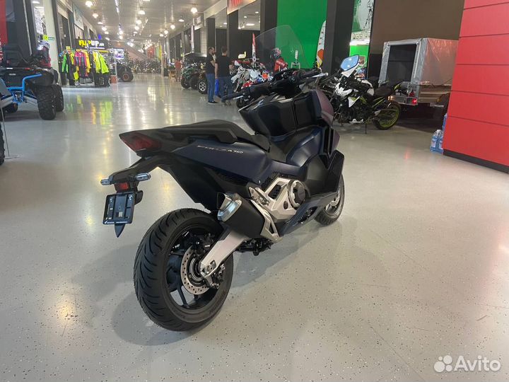 Honda Forza 750
