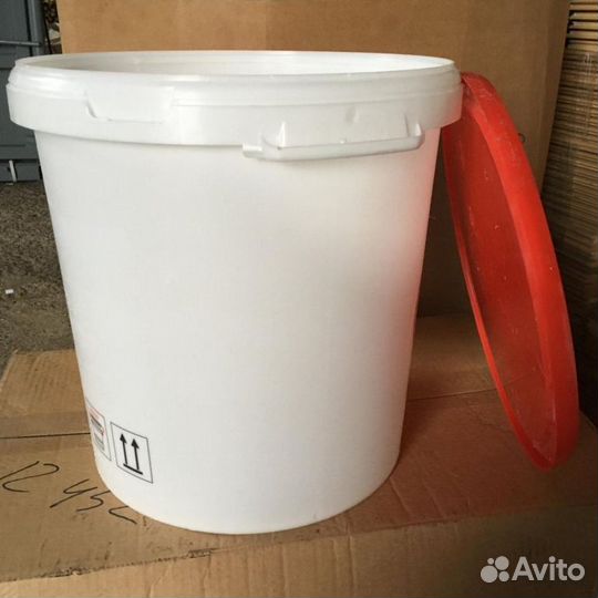 Ведра пластиковые с крышкой 12 литров