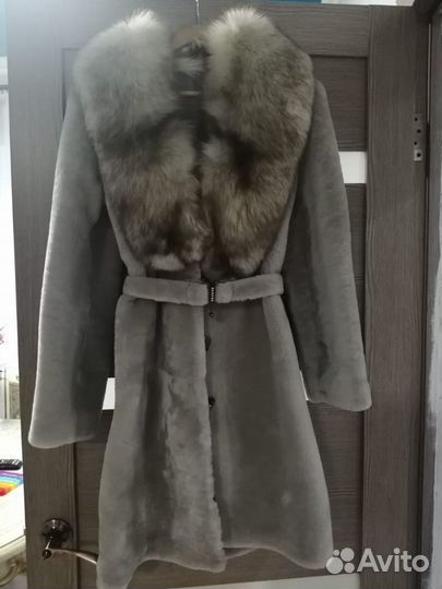 Шуба мутоновая с песцом размер 40-42