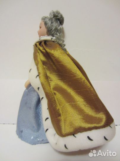 Фарфоровая кукла в образе Екатерины II. деагостини