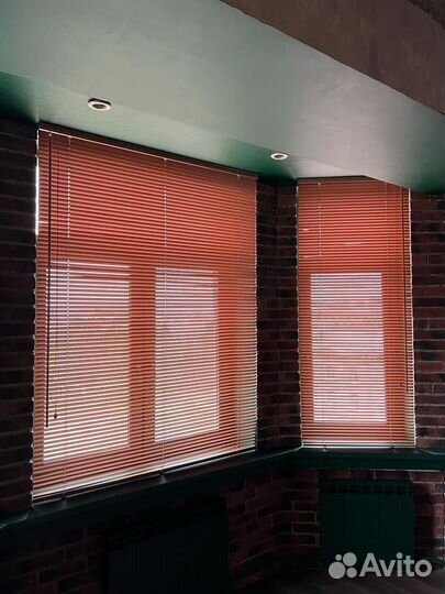 Горизонтальные алюминиевые жалюзи
