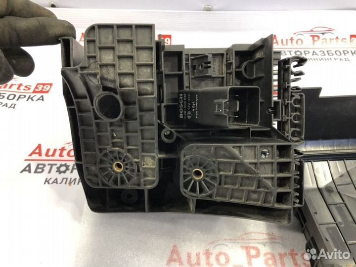 Блок предохранителей Volkswagen Passat B6