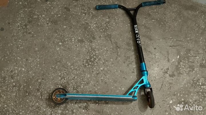 Трюковой самокат comiron