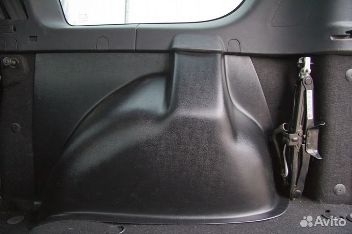 Накладки на заднюю арочную нишу Ларгус 5 мест