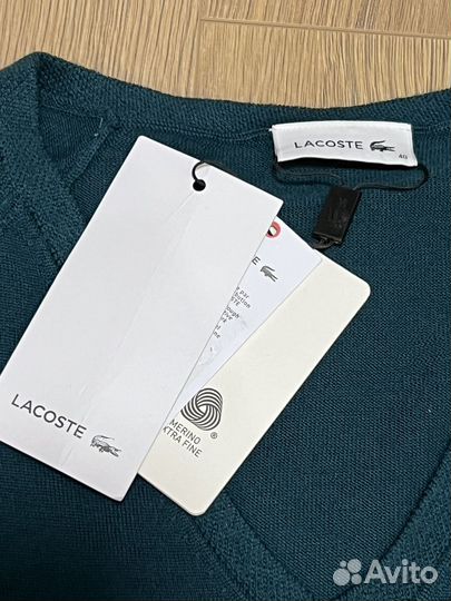 Пуловер женский Lacoste