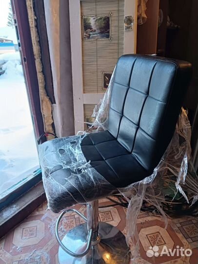 Барный стол и стулья бу