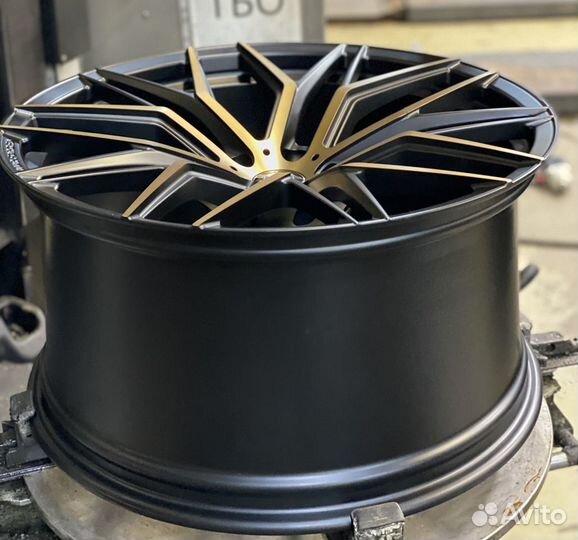 Кованые диски R22 BMW G05 G06 G07