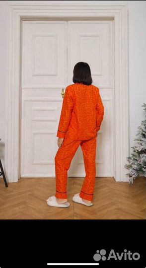 Костюм женский