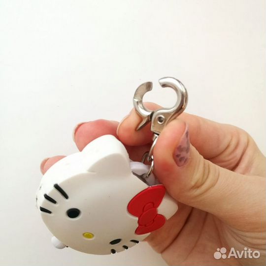 Брелок Hello Kitty с вытягивающимся кольцом