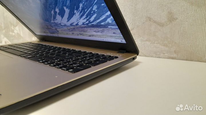 Ноутбук asus,SSD, Nvidia 2Gb, гарантия