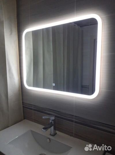 Зеркало с подсветкой для ванной