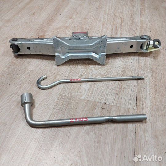 Домкрат Suzuki Grand Vitara 2006-2015