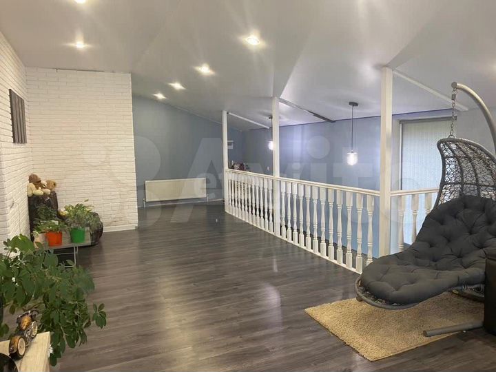 Дом 287,9 м² на участке 7,3 сот.