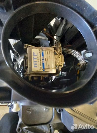 Для BMW X5 продам новые фары Би–ксенон в комплекте