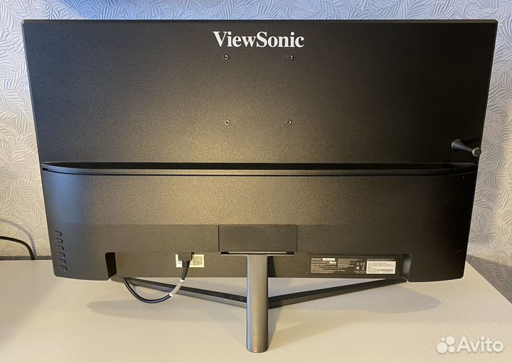 Монитор FullHD 32