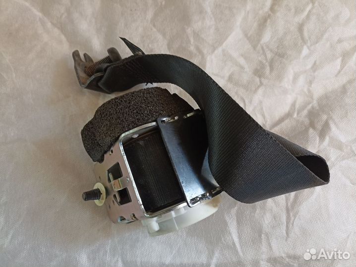 Ford Focus 2 Ремень безопасности задний