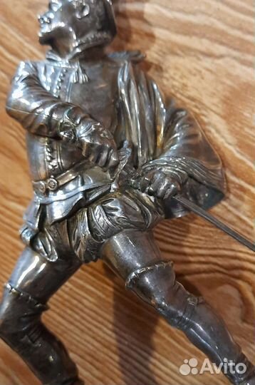 Бронзовые парные статуэтки 