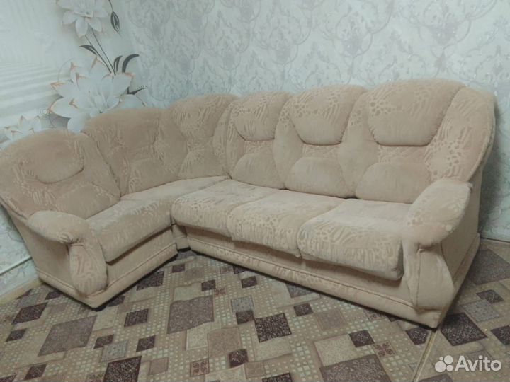 Продам угловой диван бу