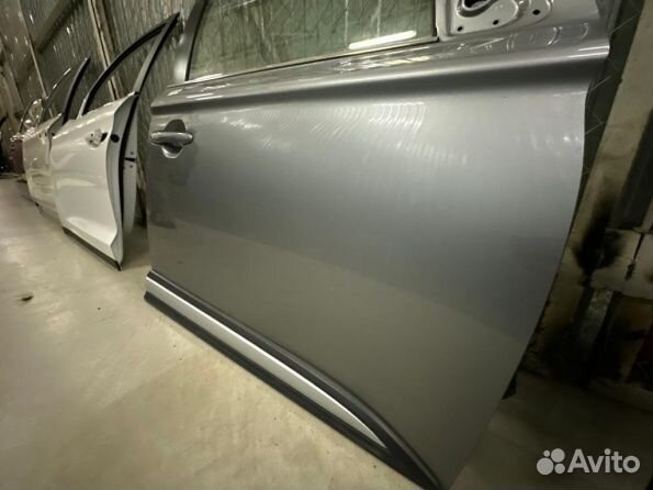 Дверь передняя правая Mitsubishi Outlander 3