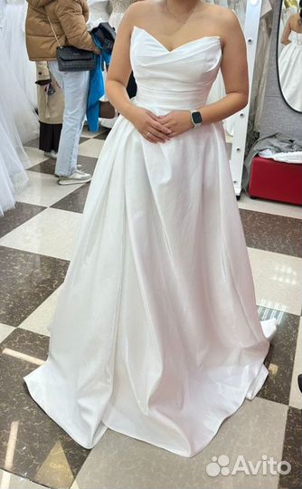 Свадебное платье 46 48 длинное со шлейфом