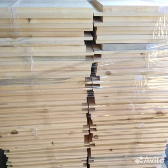 Ульи из дерева в заготовках для последующей сборки