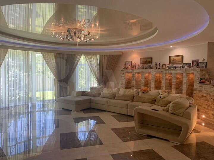 Дом 344 м² на участке 15 сот.