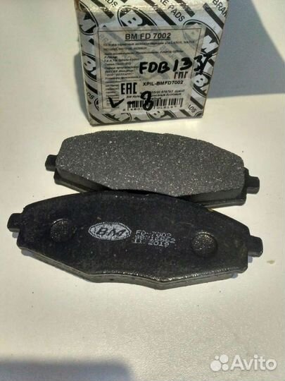 Передние тормозные дисковые колодки