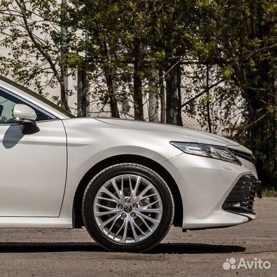 Крыло переднее правое в цвет Toyota Camry V70