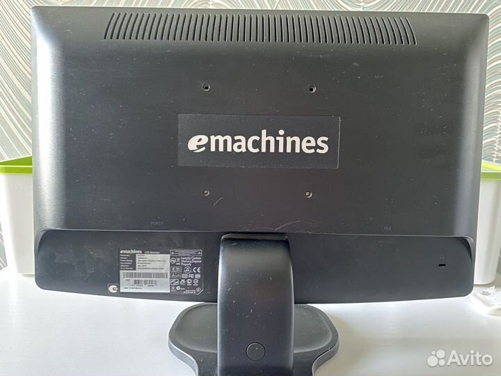 Монитор eMachines