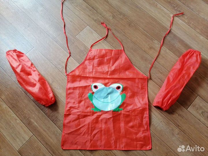 Болоньевые фартук и нарукавники для кухни