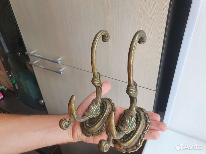 Вешалка бронза