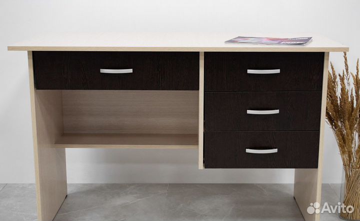 Письменный стол