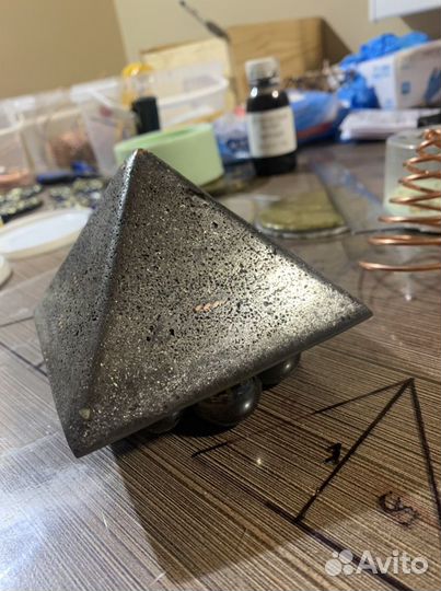 Пирамида, оргонит