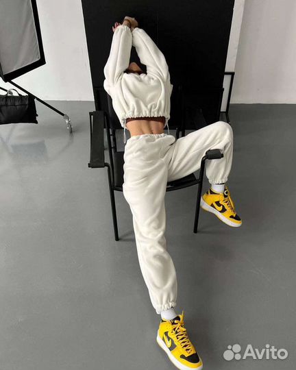 Спортивный костюм женский