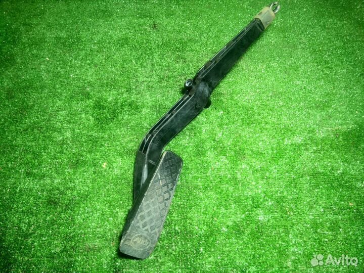 Педаль газа Audi 80 b3