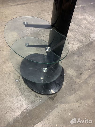 Стеклянная тумба под тв