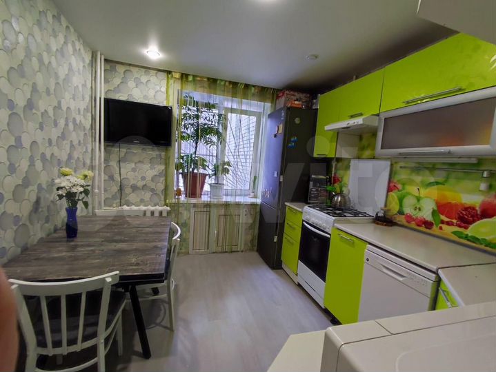 3-к. квартира, 67 м², 1/10 эт.