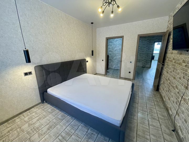 2-к. квартира, 66 м², 1/3 эт.